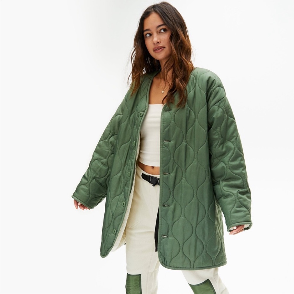TNA aritzia montauk shearling green padded jacket size medium